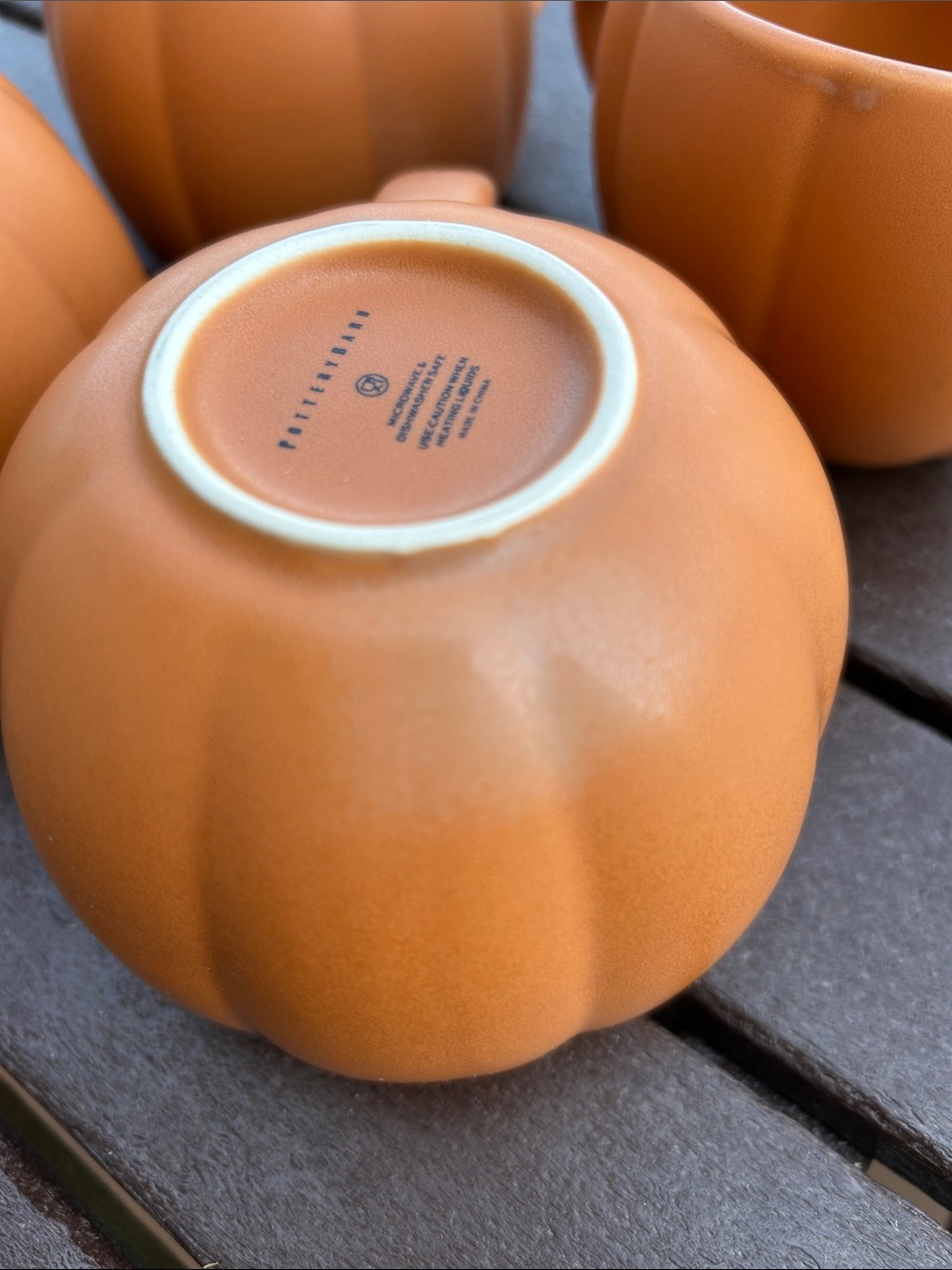 Pottery Barn Stoneware Pumpkin Mugs Set of 4 NWT 🎃🍂🍁 - Picture 7 of 8